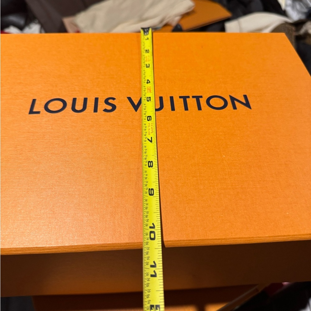 Louis Vuitton Gift Box - Picture 12 of 13